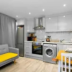 New Modern Studio In Bricklane